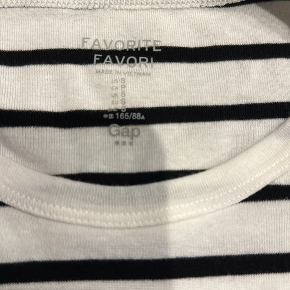Gap L/S women’s t shirt size small. - Picture 2 of 3